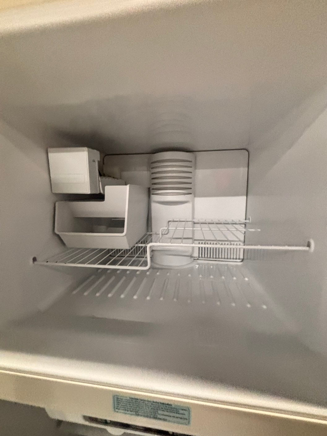 >GE 30”18cu.ft -top freezer refrigerator with ice maker inside off white  color   -used refurbished 30”  #TFJ2RPB