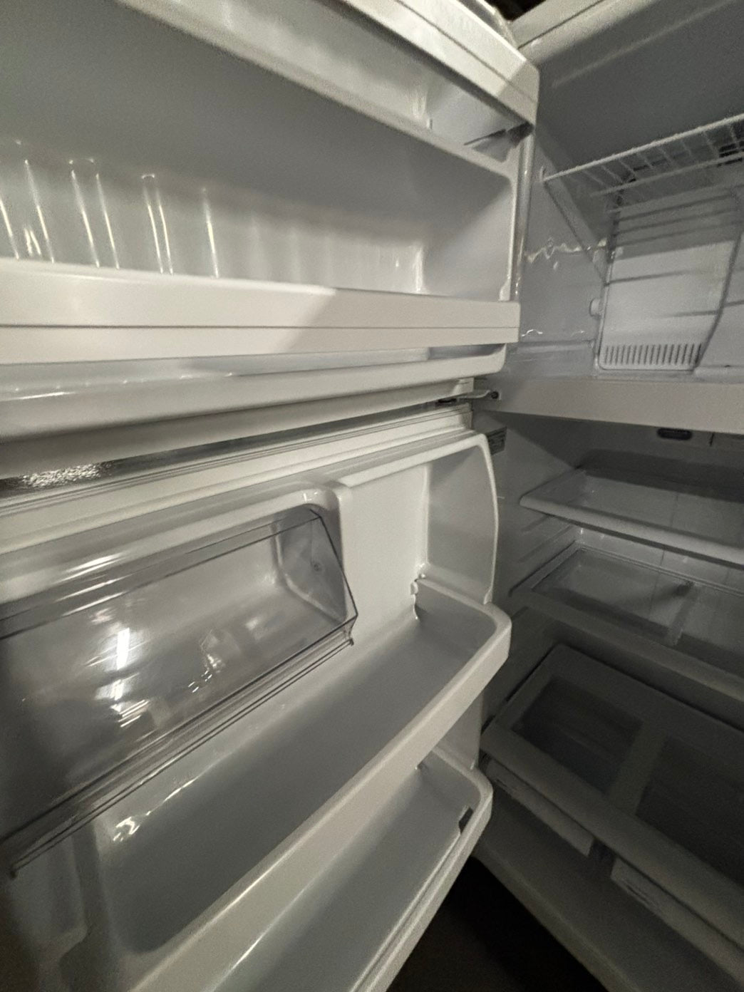 >28”Ge top freezer fridge white used-refurbished #RFL81B