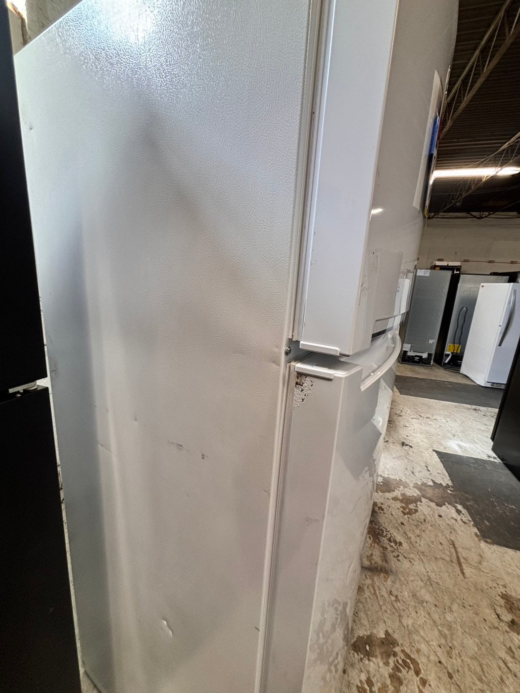 >sale🔥Whirlpool 28”top freezer refrigerator in white color  28" #RFWHP23B