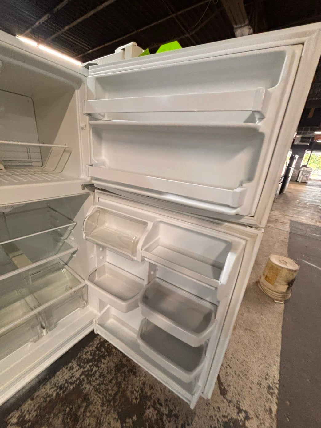 >*kenmore 33” Top freezer fridge   White working 💯  used-refurbished #RWWK7B