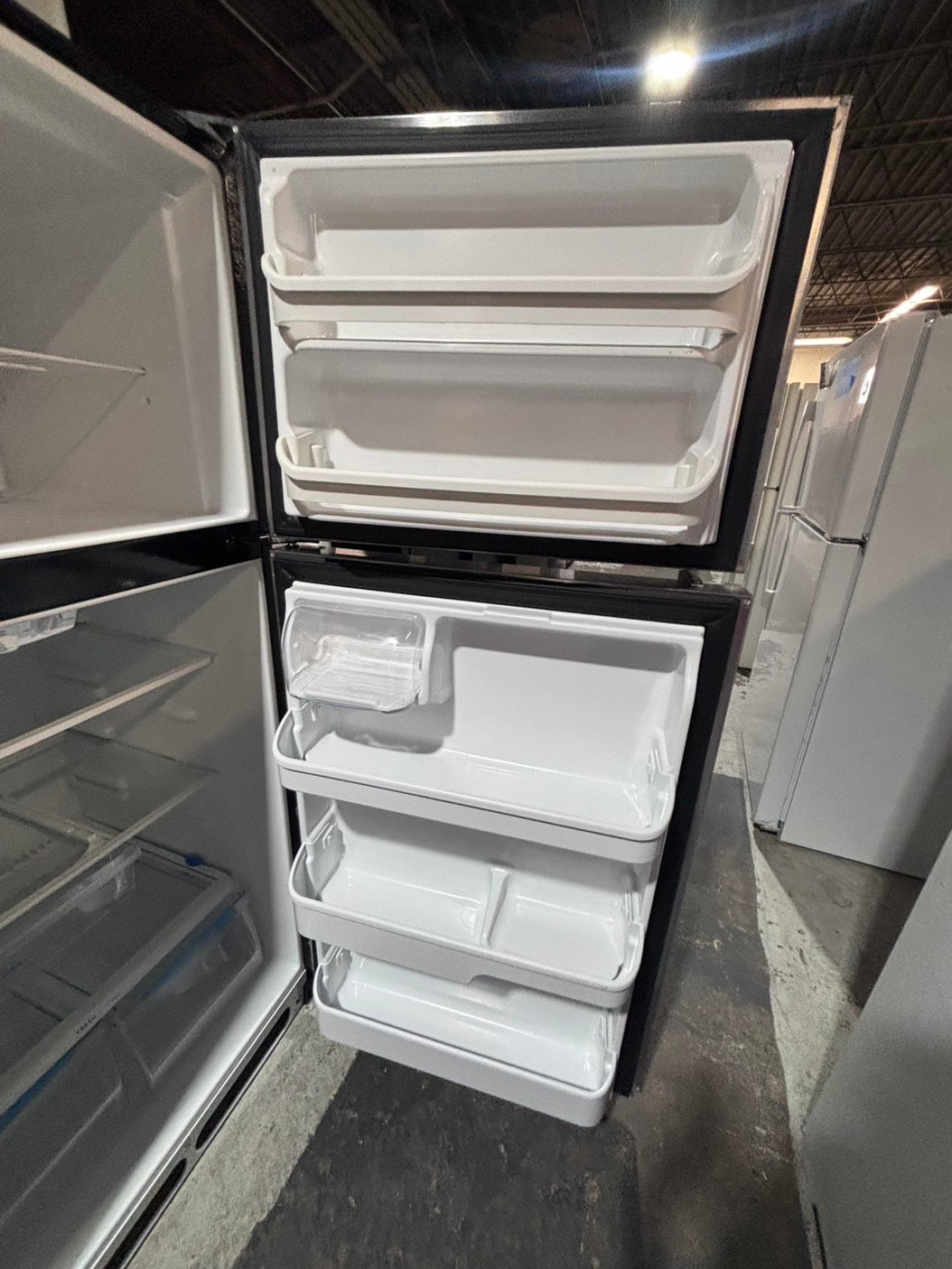 >>Frigidaire 21cu.ft -top freezer refrigerator stainless steel -used refurbished 30” #RFP16B