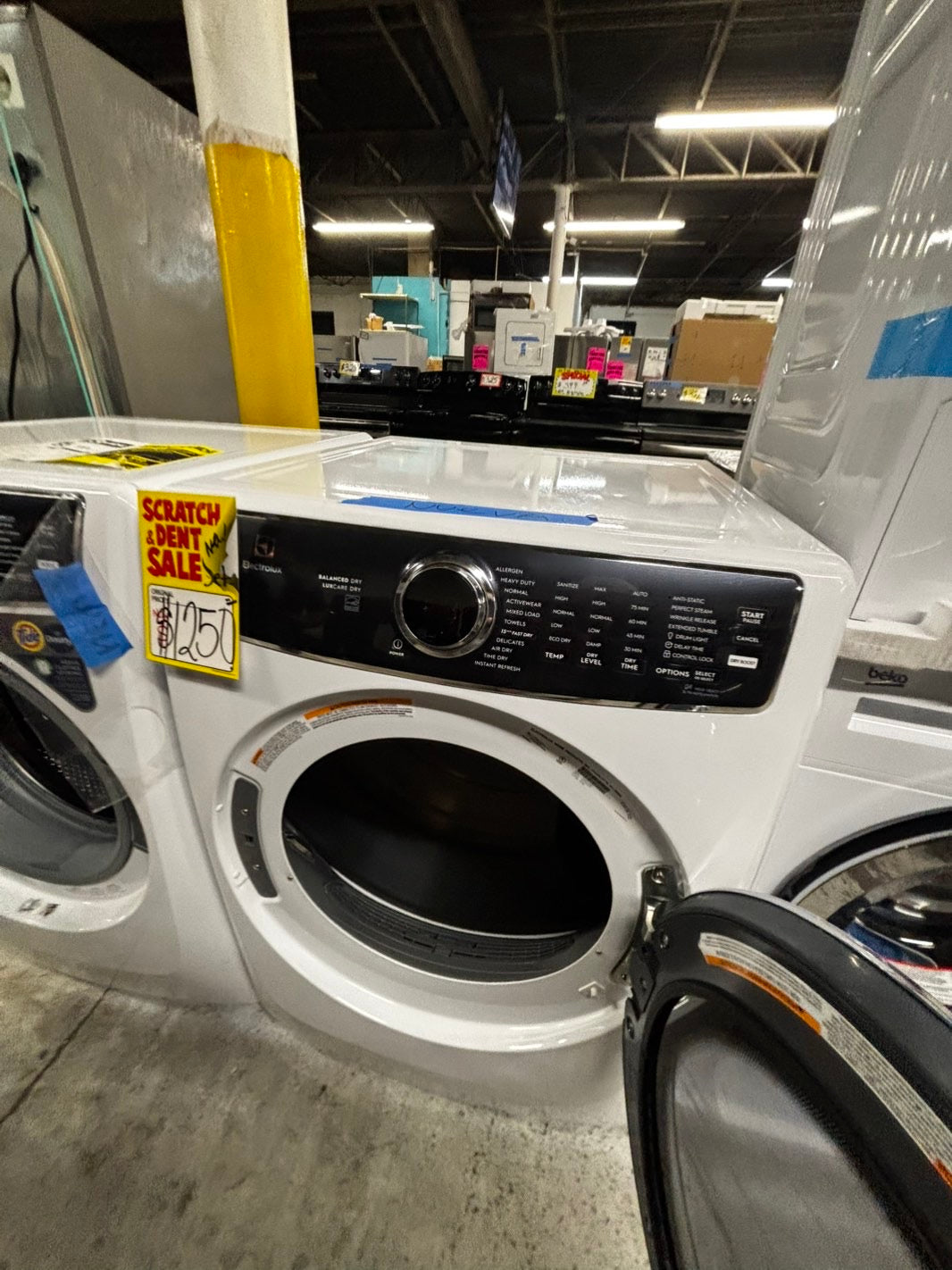 >Electrolux front load washer& dryer set large capacity energy start , steam   new scratch and dent #FLW77XB