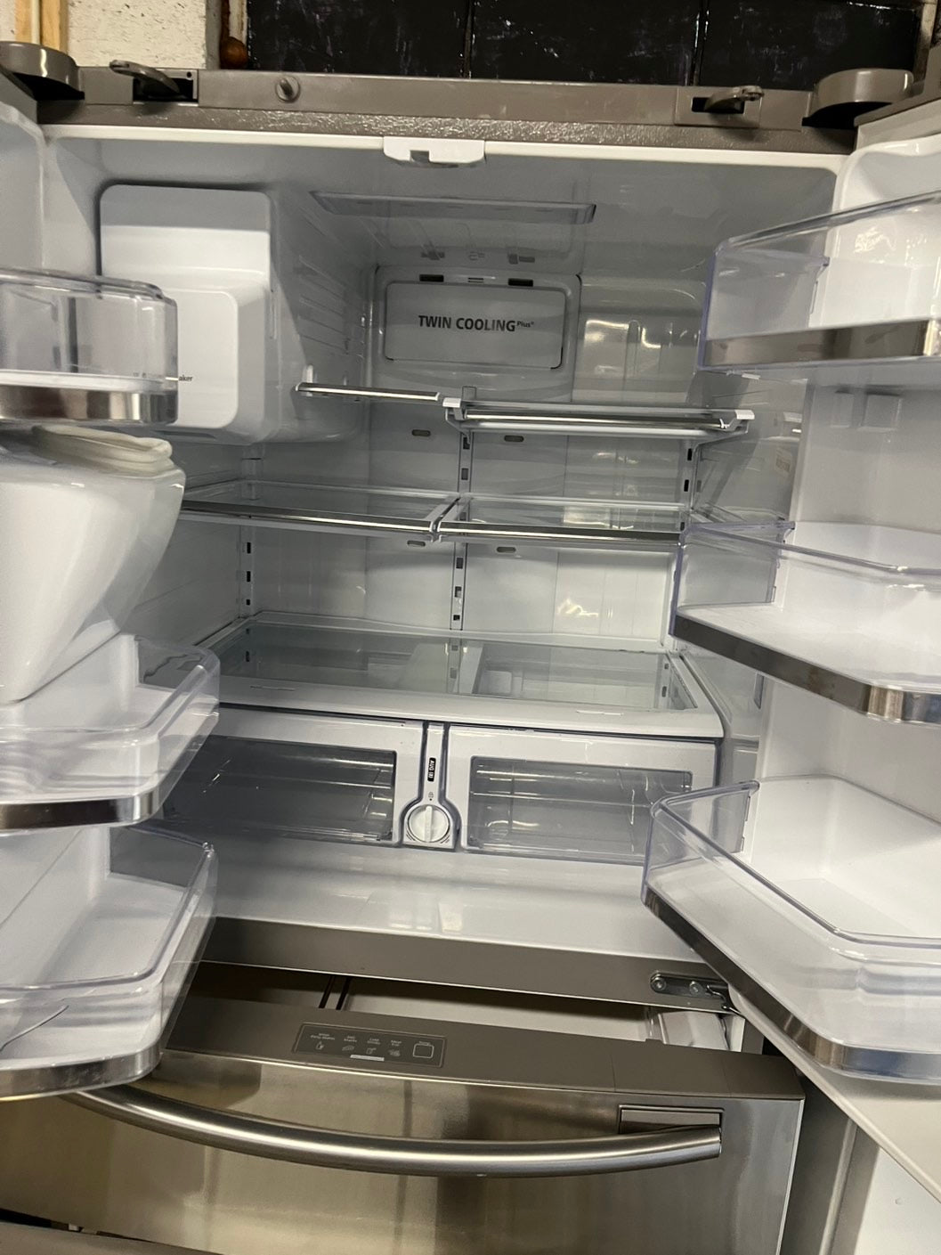 *🔥Black Friday Deal🔥Samsung 33” 4- door Refrigerator stainless steel w/ ice water dispenser 33" #RF36NB