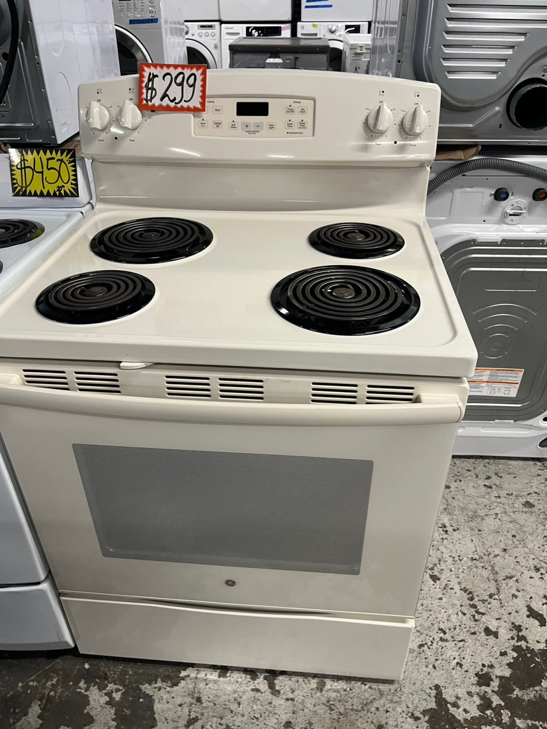 Sale‼️ Ge white off  electric coil top electric range coil 220v 4 burner Refurbished in bake Broil self clean 30" #ERRCL23B