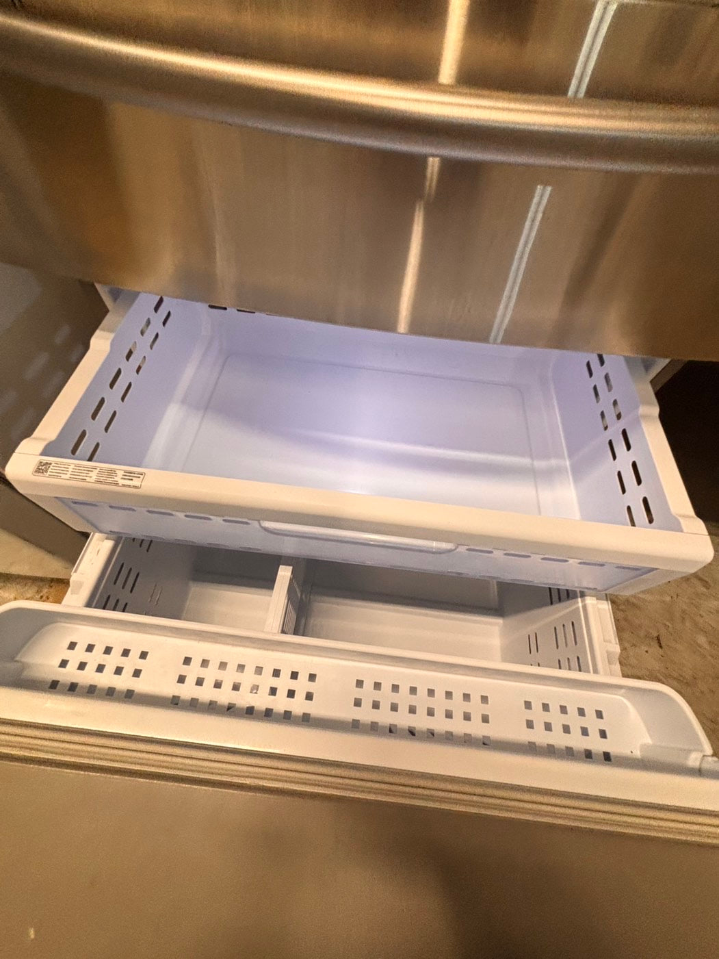 >*special 🔥Samsung 33” wide 4-doors French door Refrigerator 33w x 69h 30”1/2depth. /stainless steel w/ ice water dispenser 33" #RFSXQ38B
