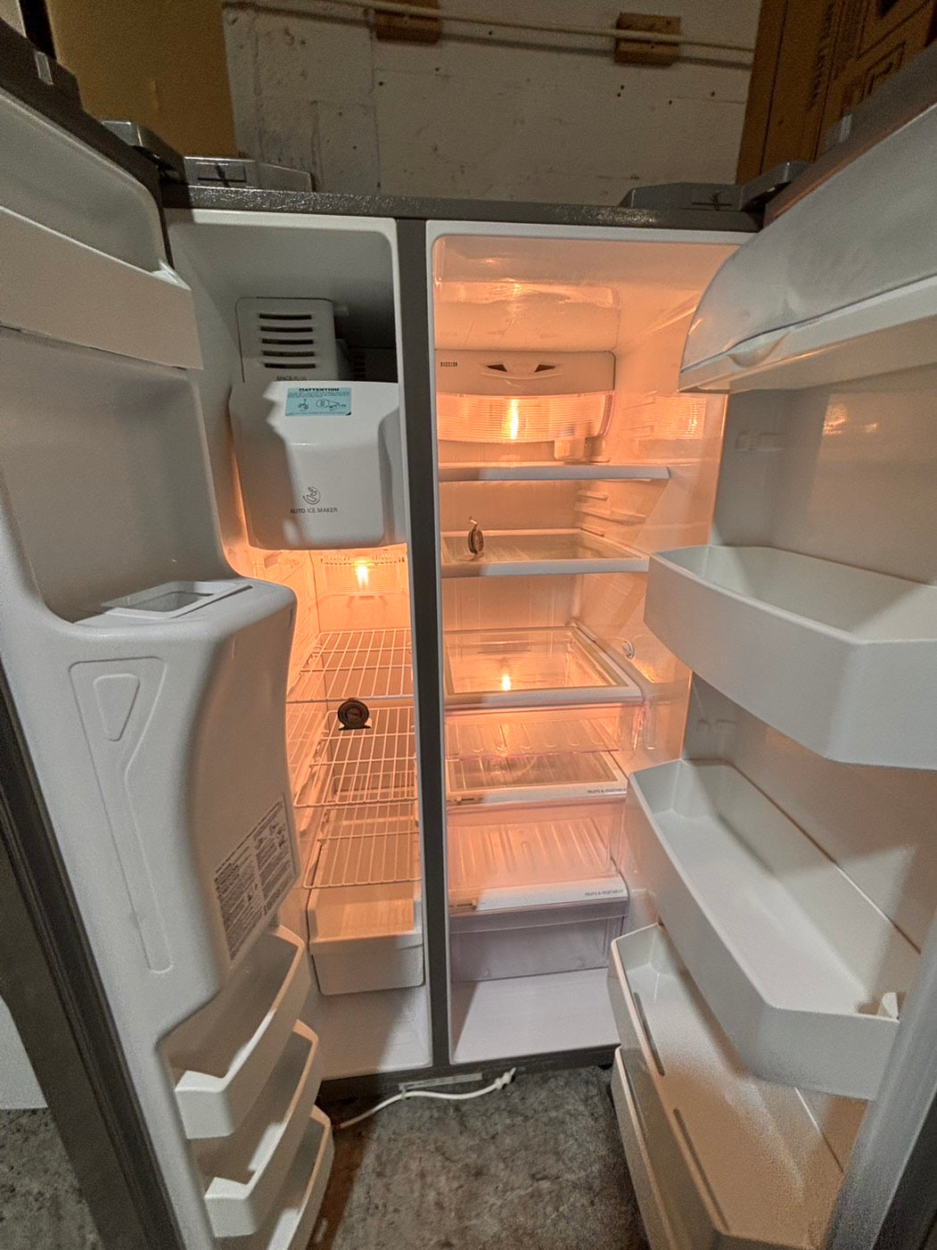 >*SALE🔥🔥LG 33”x 67”h x 29”depth side by side Refrigerator and freezer with ice & water #J1W773B