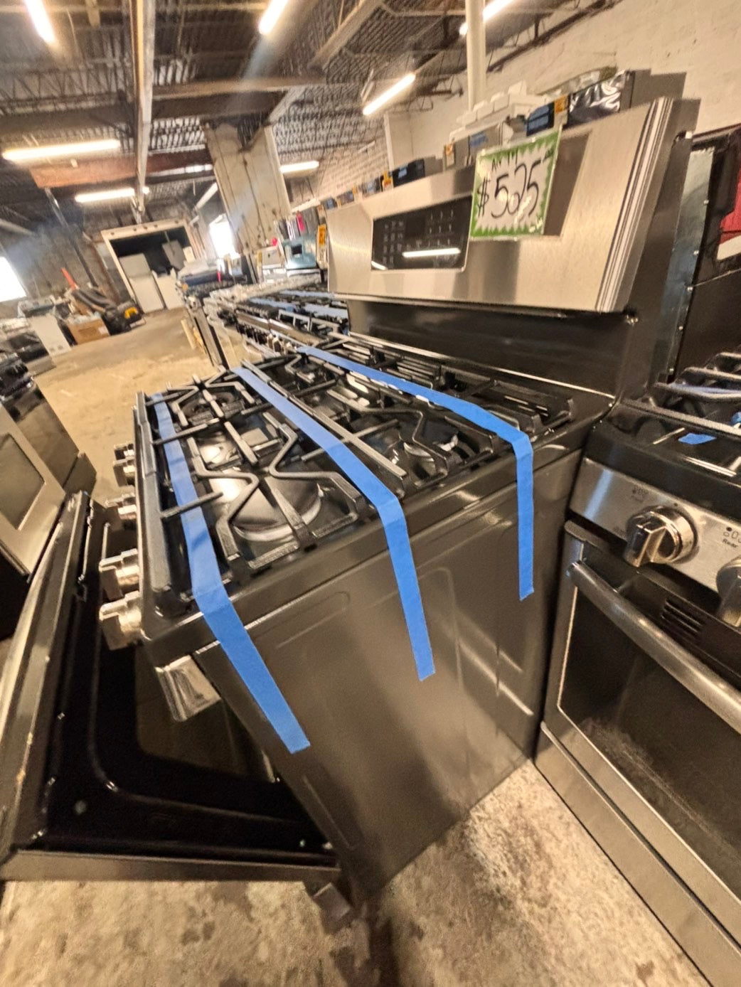 >GE Air-fry Gas range 5 burner convection oven bake ,broil Hi/Lo self clean in stainless steel used-Refurbished 30” #GSG66B