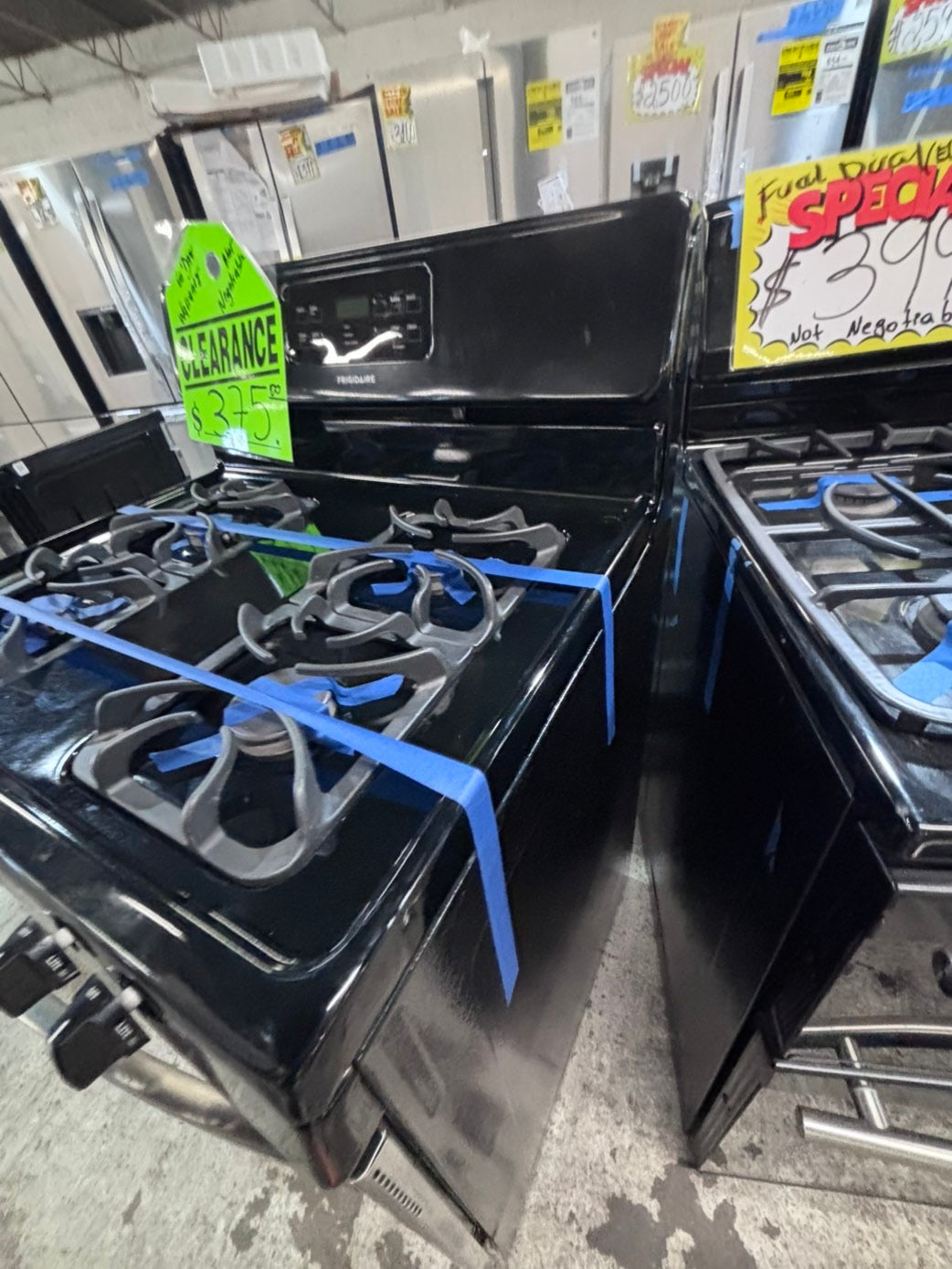 >*frigidaire range 4 burner bake ,broil Hi/Lo self clean in stainless steel used-Refurbished 30” #GSQ66B