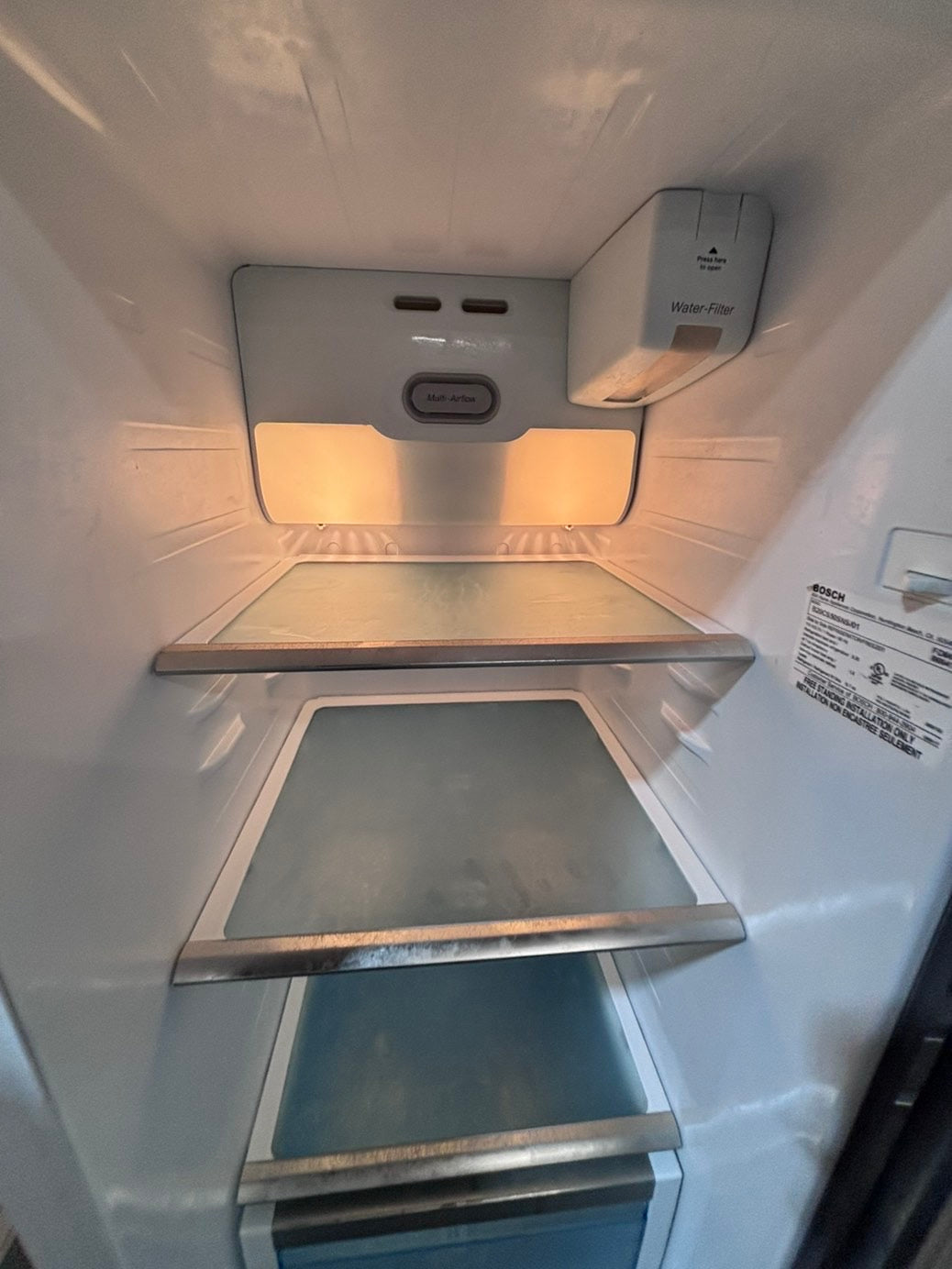 >*36”Bosch counter depth side by side doors  fridge stainless steel color  (ice maker  doesn’t work) only water 💦 dispenser works !doesn’t affect on the others functions. 36” #BS41VWB