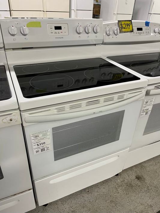 Frigidaire electric range 220v 5 burner warm zone bake broil in white Refurbished 30" #ER176RB