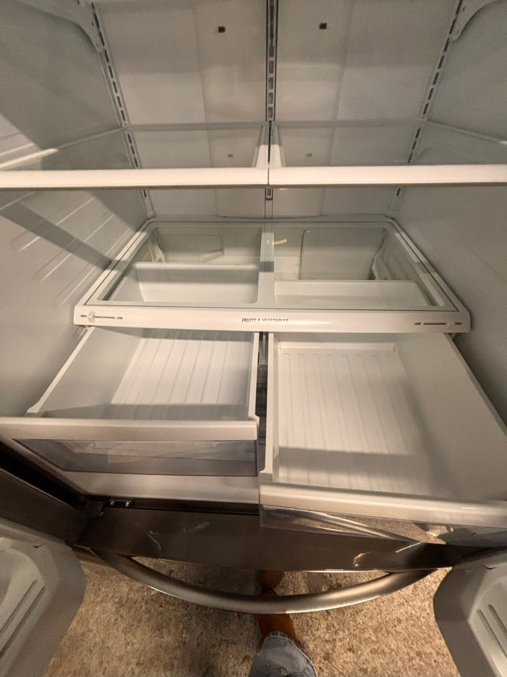 }}LG  33” x 68.1/2 h wide doors French door Refrigerator  with ice  🧊 maker inside #DFLGH338B