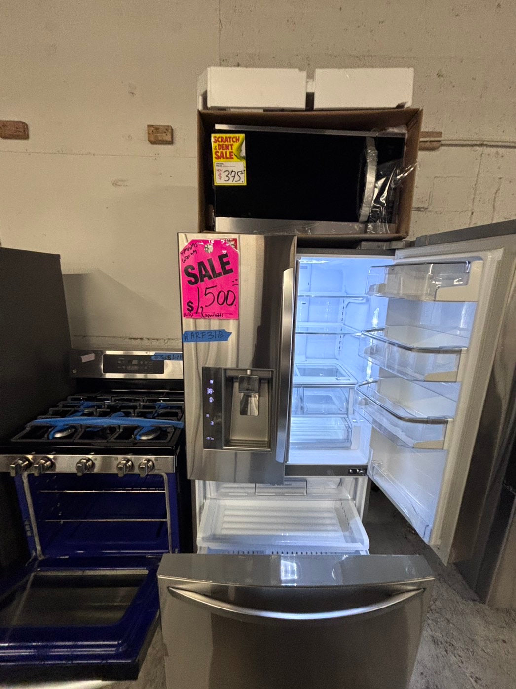 >special 3pc. Combo =LG French door Refrigerator counter depth  w/ ice water dispenser 36",gas stove 5 burners & new the range microwave all same brand  #ARF31B3PC