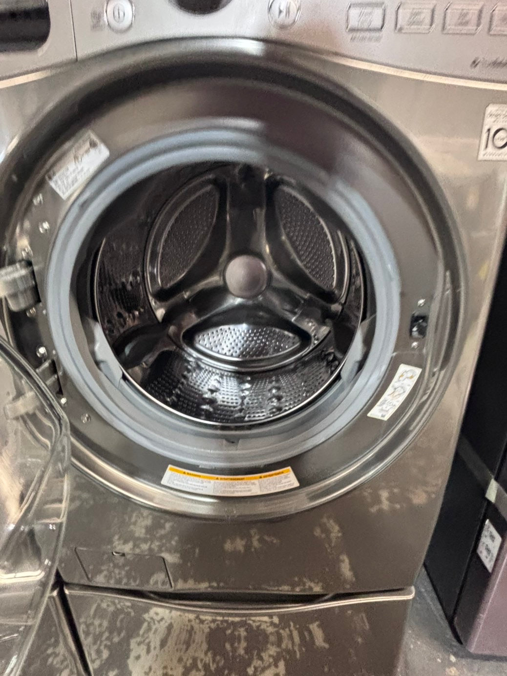 >>used- LG  Kenmore  front load washer & dryer set  electric 220v large  capacity with pedestals in gray (silver) color 27” #PS3EASET