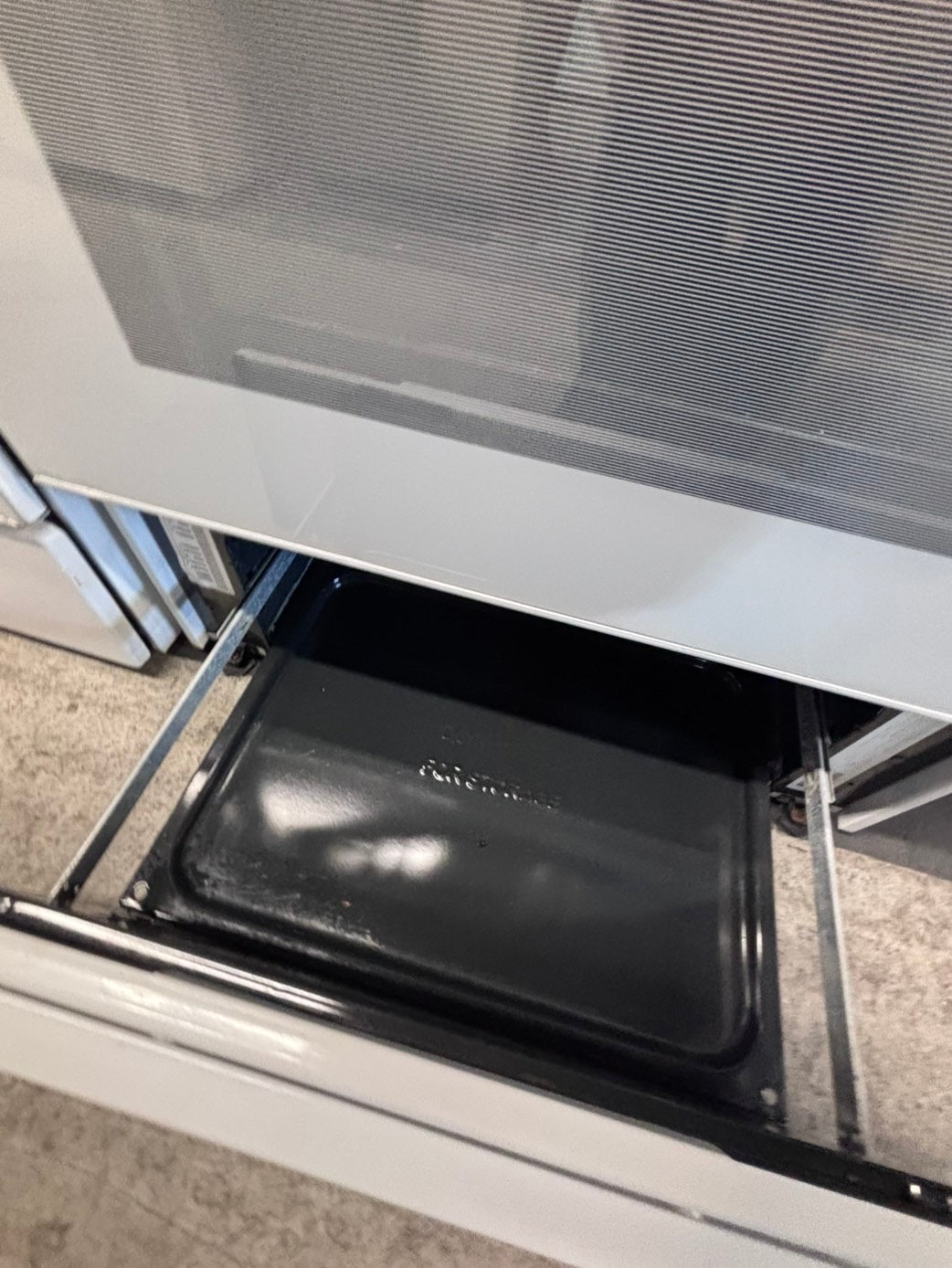 >*sale🔥frigidaire Gas range 4 burner bake broil Hi/Lo self clean in  white used-Refurbished 30” #FQY662B