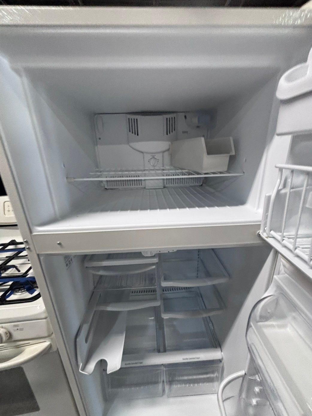 >*kenmore 30”x 66”heigth x 29depth 18cu.ft -top freezer refrigerator off white  color              -used refurbished 30” #TFBKJ6B