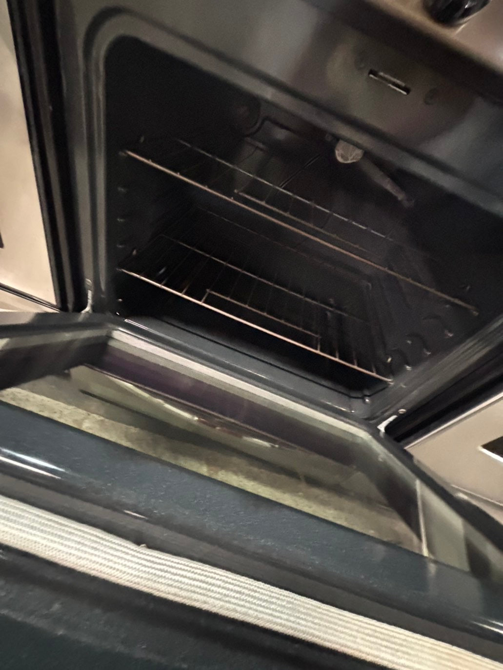 }Frigidaire Gas range 5 burner bake broil Hi/Lo self clean in stainless steel  used-Refurbished 30” #FEG713B