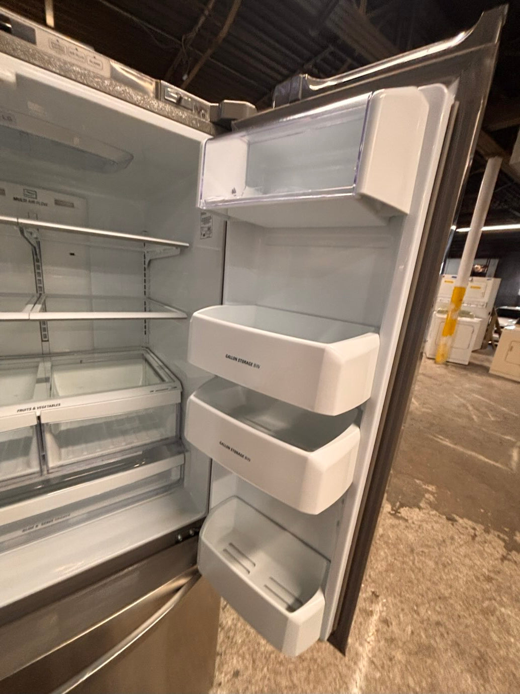 }}LG  33” x 68.1/2 h wide doors French door Refrigerator  with ice  🧊 maker inside #DFLGH338B