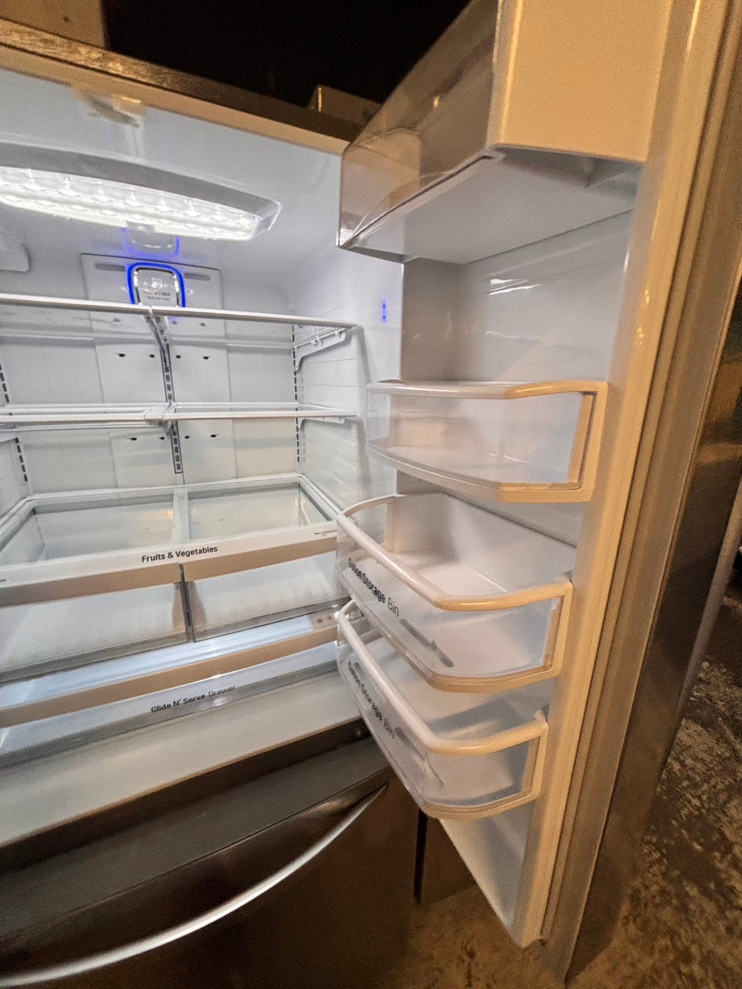 >LG French door Refrigerator stainless steel w/ ice water dispenser 33" #RF26FQB