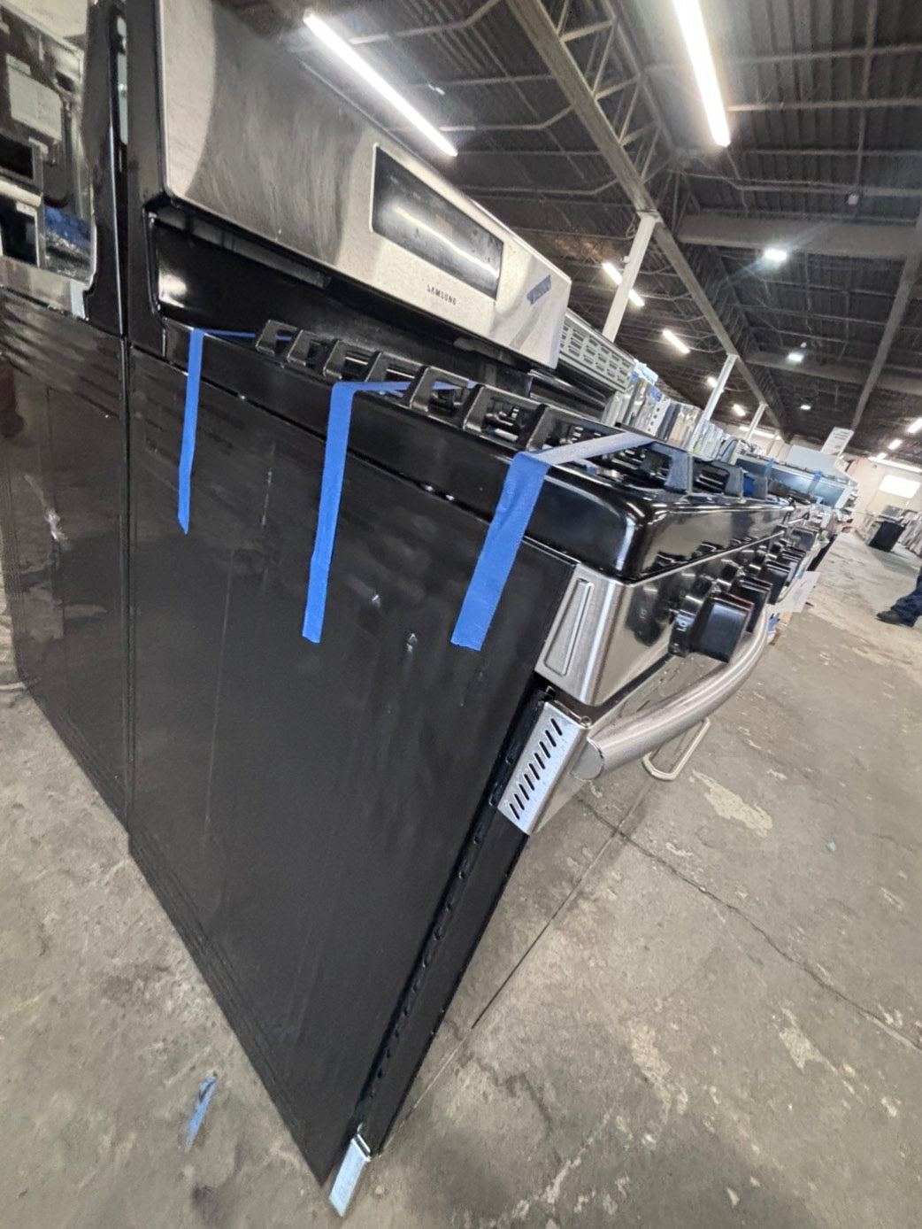 >>samsung Gas range 5 burner convection oven bake ,broil Hi/Lo self clean in stainless steel used-Refurbished 30” #SGQ51SB