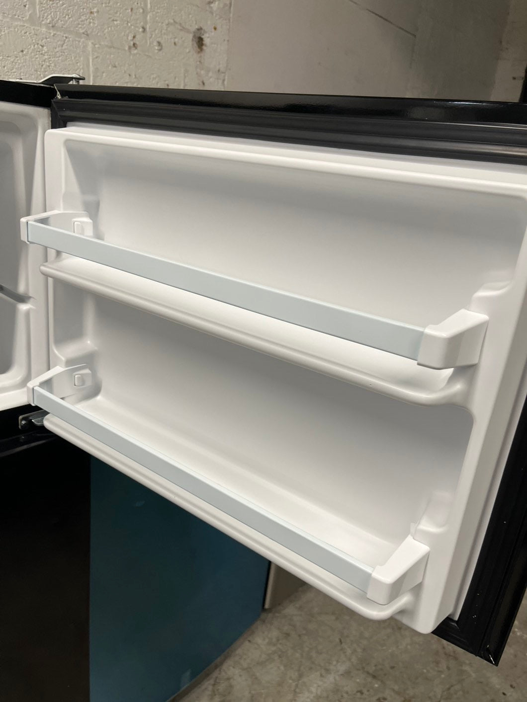 💫🥳 whirlpool black top freezer refrigerator  used-refurbished 30" #RFWH39B