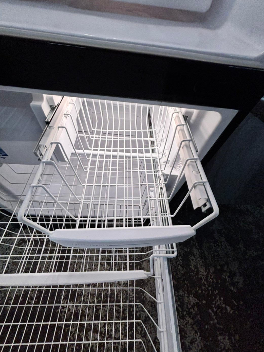 >GE 30” bottom freezer fridge stainless steel with iced maker inside used -refurbished 30” #G5K21B