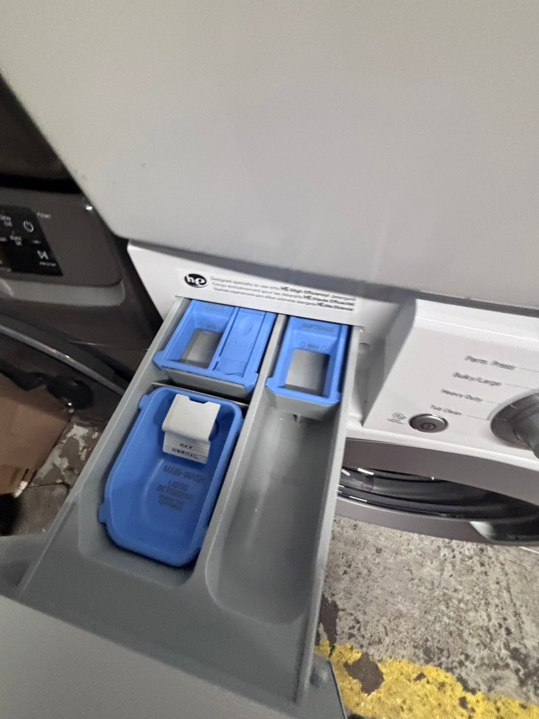 >LG GAS  washer & dryer set front load stackable white   27” in used-Refurbished #WD43GB