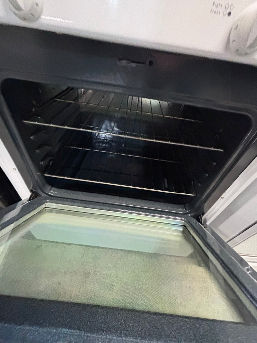 >*sale🔥frigidaire Gas range 4 burner bake broil Hi/Lo self clean in  white used-Refurbished 30” #FGH5D2B