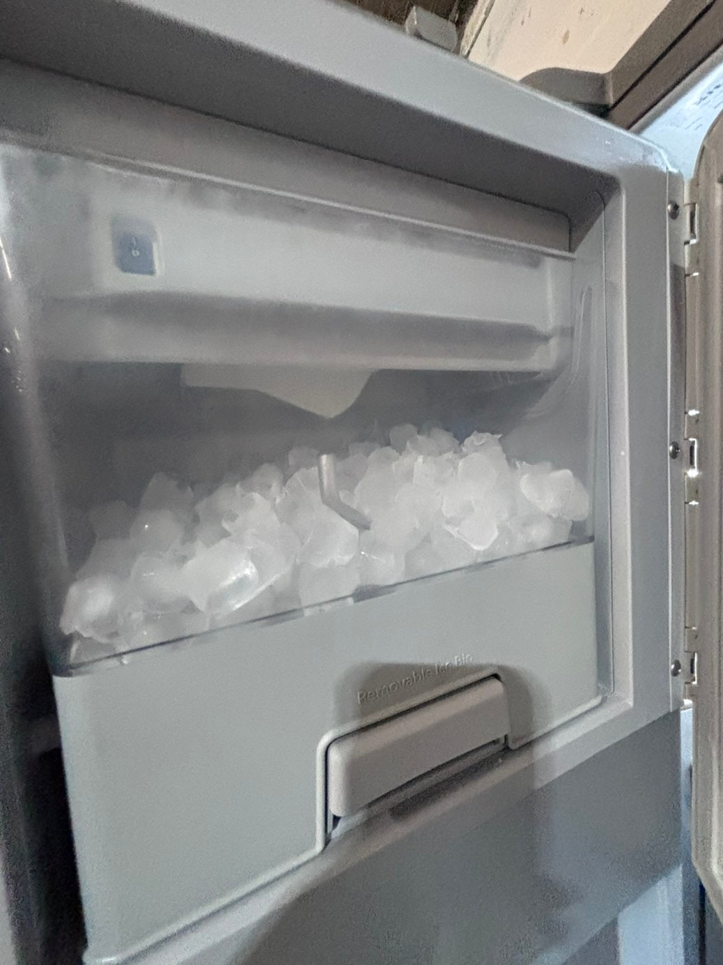 >*kitchen Aid French door Refrigerator counter depth stainless steel w/ ice water dispenser great condition 36"    (👀missing shelf on the door)  used-refurbished #KAF1424B