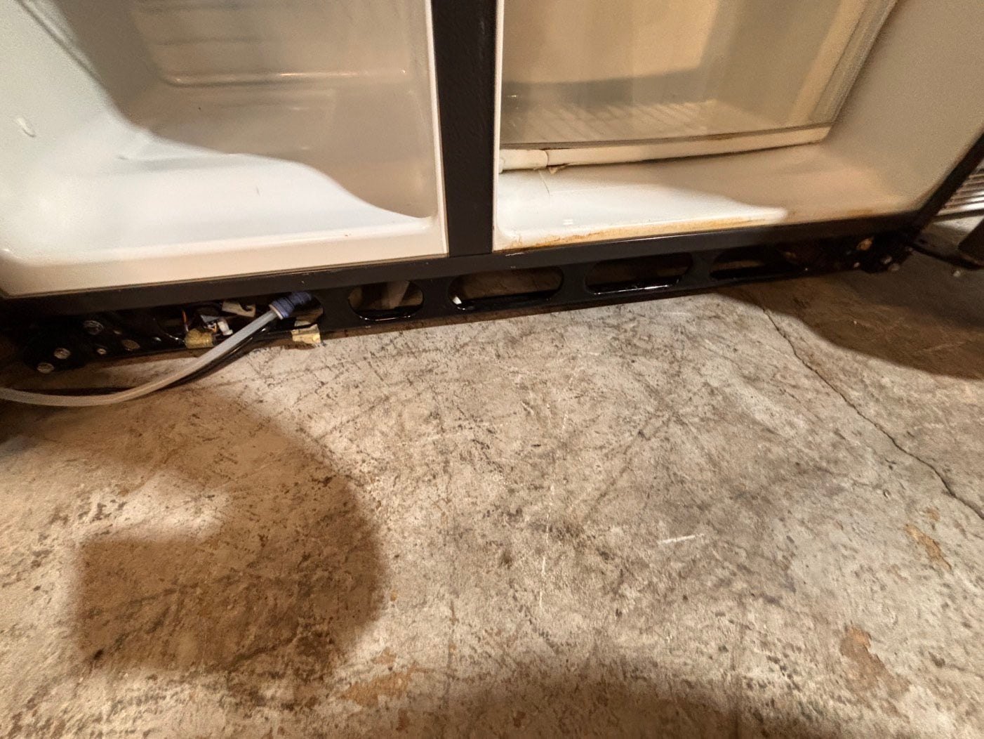 >*CLEARANCE🔥🔥GE Side x side  36”x 69”h x 29depth ,Refrigerator slate  with ice maker & water dispenser /. 36” 26cu.ft used-Refurbished. Item number  #RFU114B