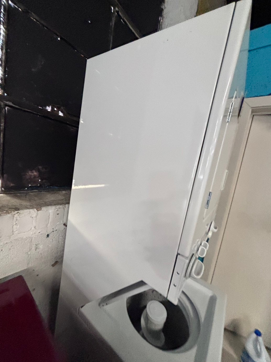 >*kenmore  stacked laundry center Electric 220v washer & dryer set used -in  white 24" #LWCY4B