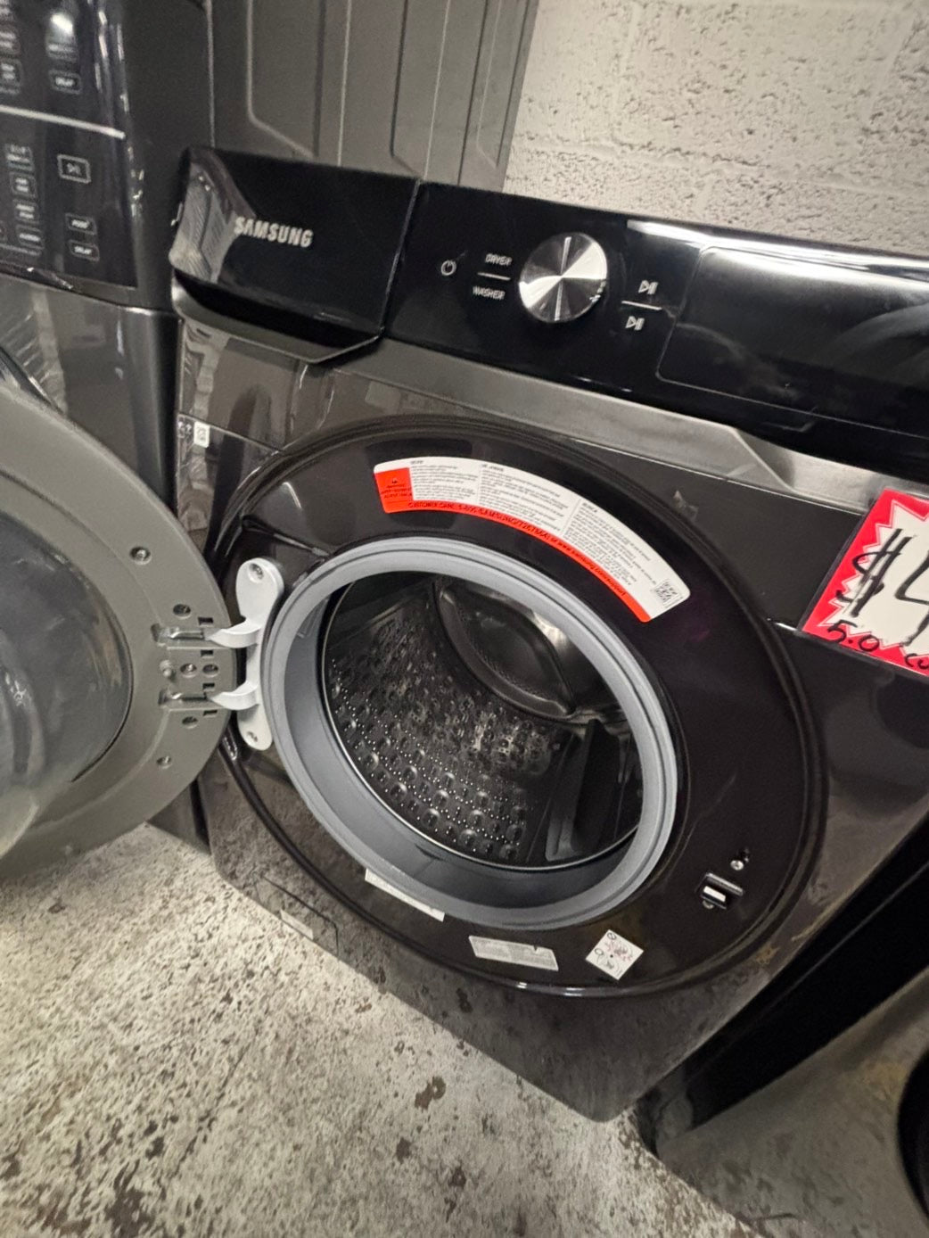>>Samsung dark gray  washer 5.CU.ft. Large capacity, in great condition 27” stackable or side by side  used-refurbished  #SGW1DR4B