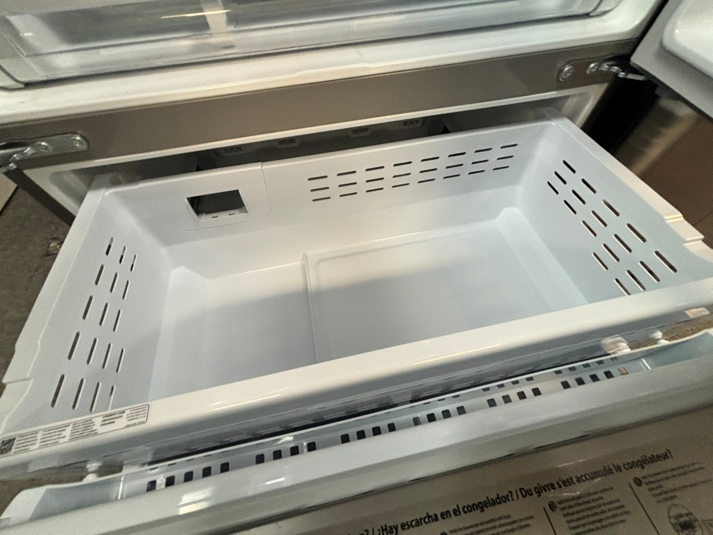 * Samsung French door Refrigerator stainless steel w/ ice water dispenser 36" counter-depth  #RF60CL