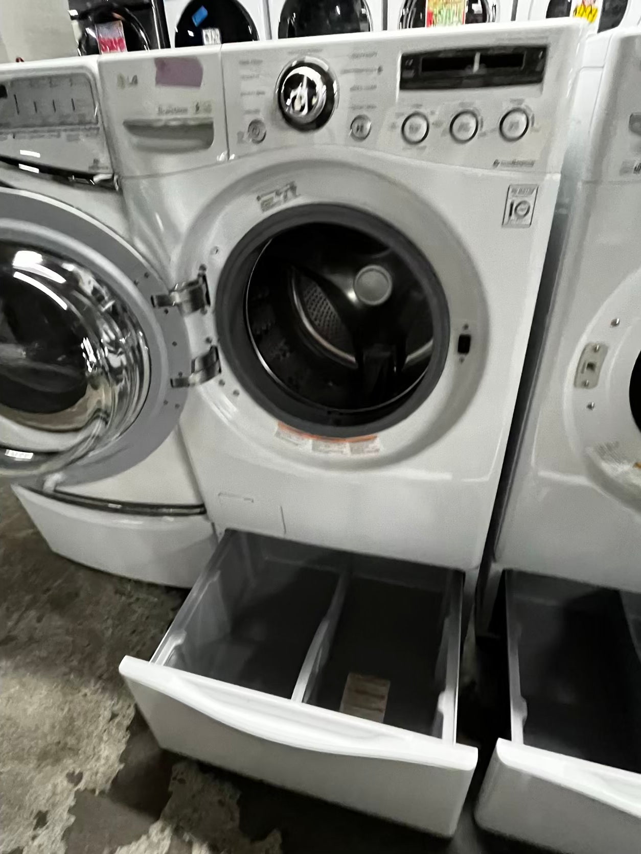 🎄Holiday Sale 🎁LG front load washer & dryer set GAS large capacity with pedestals stainless steel drum - in white 27” #WD85399B