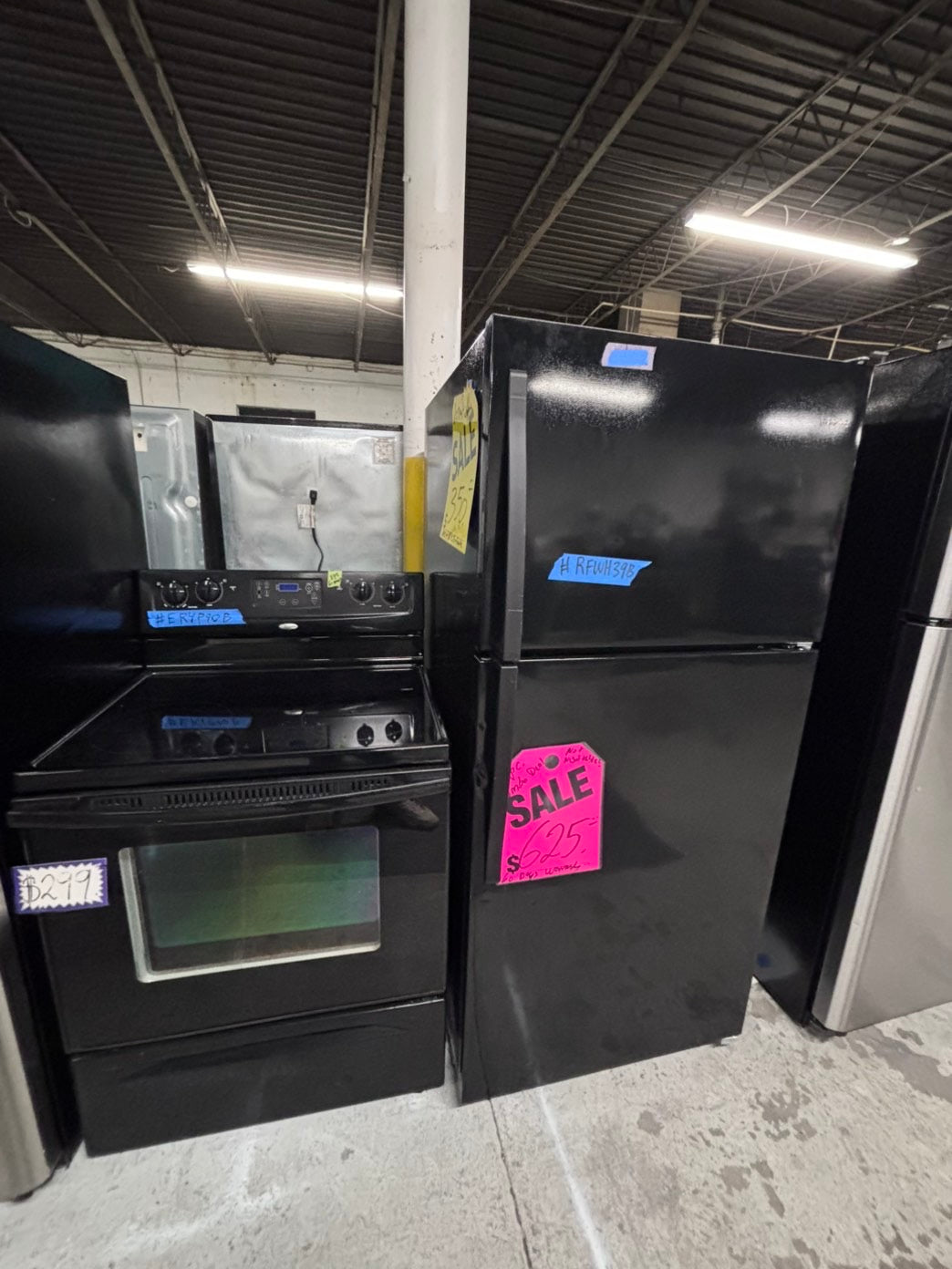 >2pc. Combo Special price🎉 whirlpool black top freezer refrigerator & electric stove same brand -used-refurbished 30" #RFWH39B2PC