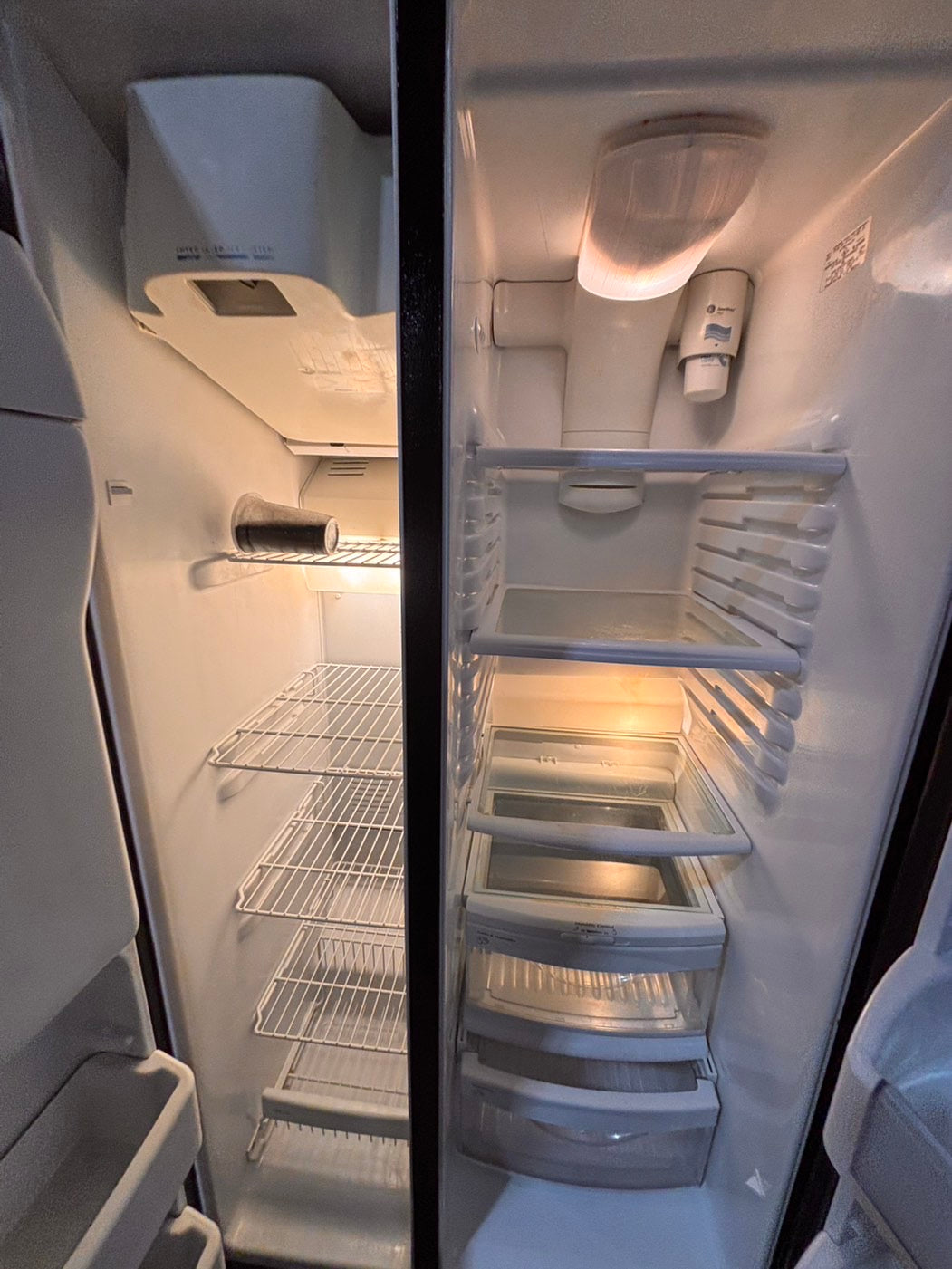 >*SPECIAL🔥🔥36” x 69h x 28”depth GE side by side Refrigerator and freezer stainless steel w/ice water dispenser 36” #SBW2RZB