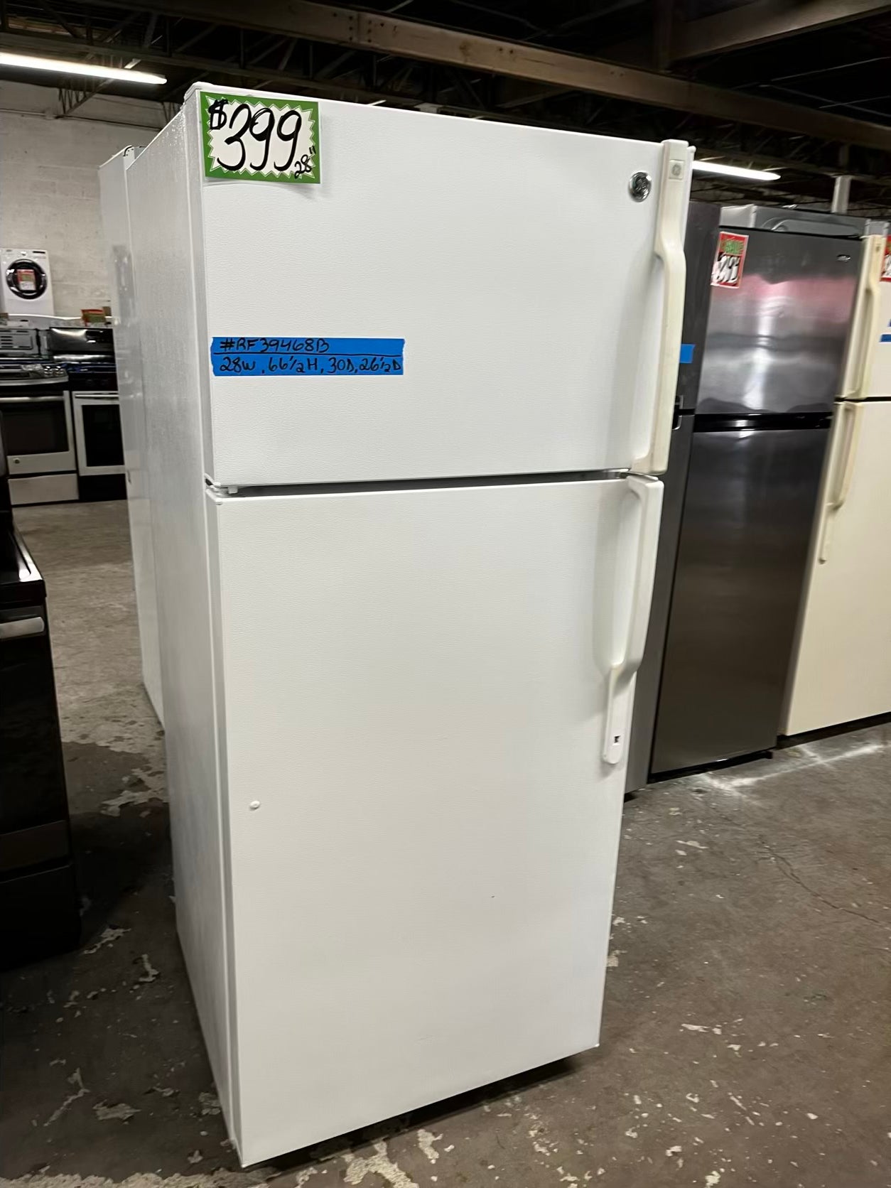 🎄Holiday Sale 🎁 GE top freezer refrigerator in white used refurbished 28” #RF39468B