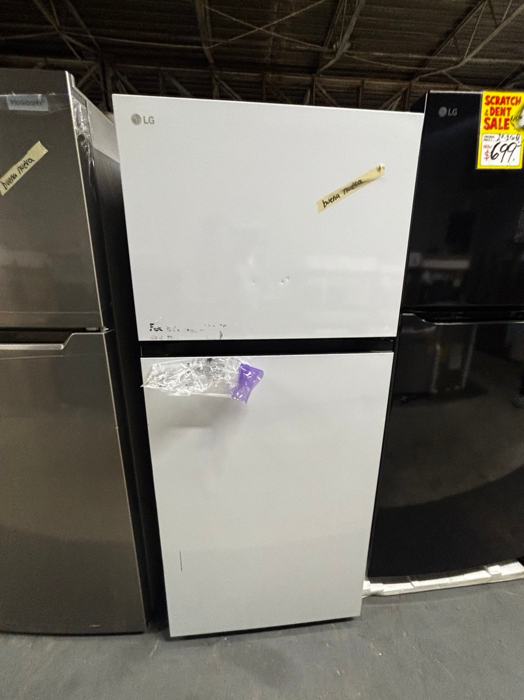 >new scratch and dent -Open box 📦.  This 28 inch freestanding top freezer refrigerator has a generous 18 cu. ft. of space, perfect for storing groceries. The Multi-Air Flow system maintains ideal humidity and temperature levels, keeping your food #RFG18B