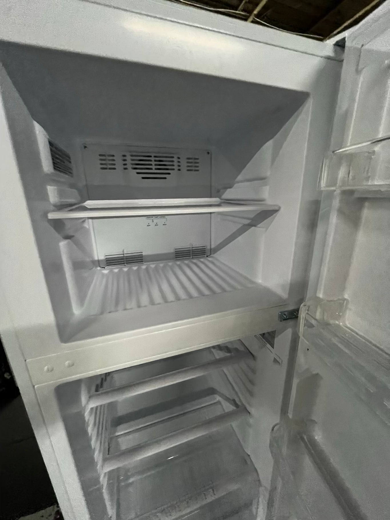 ~ Used | Refurbished Hotpoint top freezer refrigerator 24" #RF7739NB