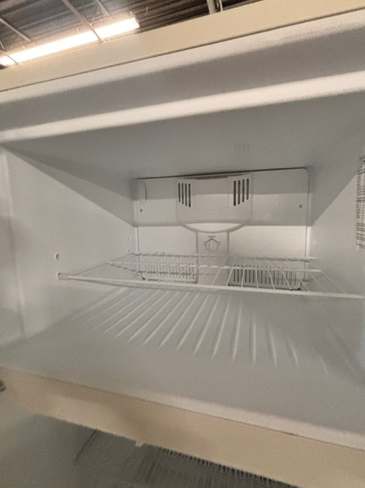 >sale🔥frigidaire 30”18cu.ft -top freezer refrigerator off white color -used refurbished 30” #TY4NRB