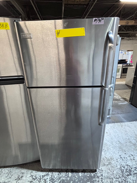 >*kenmore 30”18cu.ft -top freezer refrigerator with ice 🧊 maker inside ,stainless steel color   -used refurbished 30”  #TBF88CB