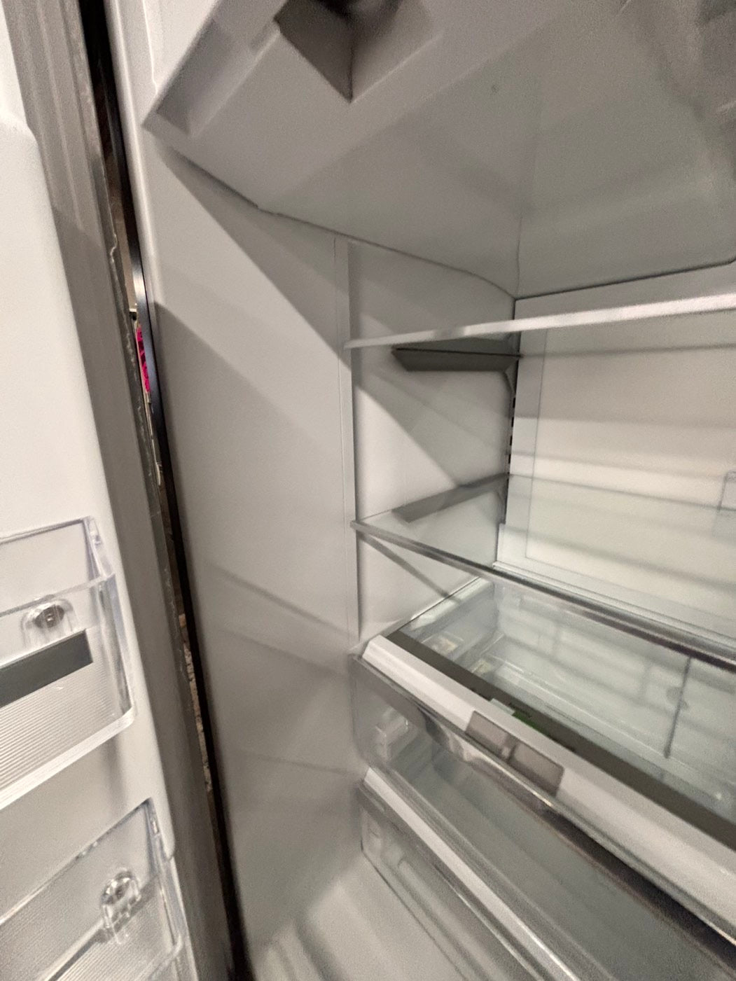 >🎈sale🎈      ‼️’’AS IS”.‼️   Bosch 500 series counter depth French doors fridge new scratch and dent (costumer return )with ice maker & water dispenser - Stainless Steel #RBSH25B