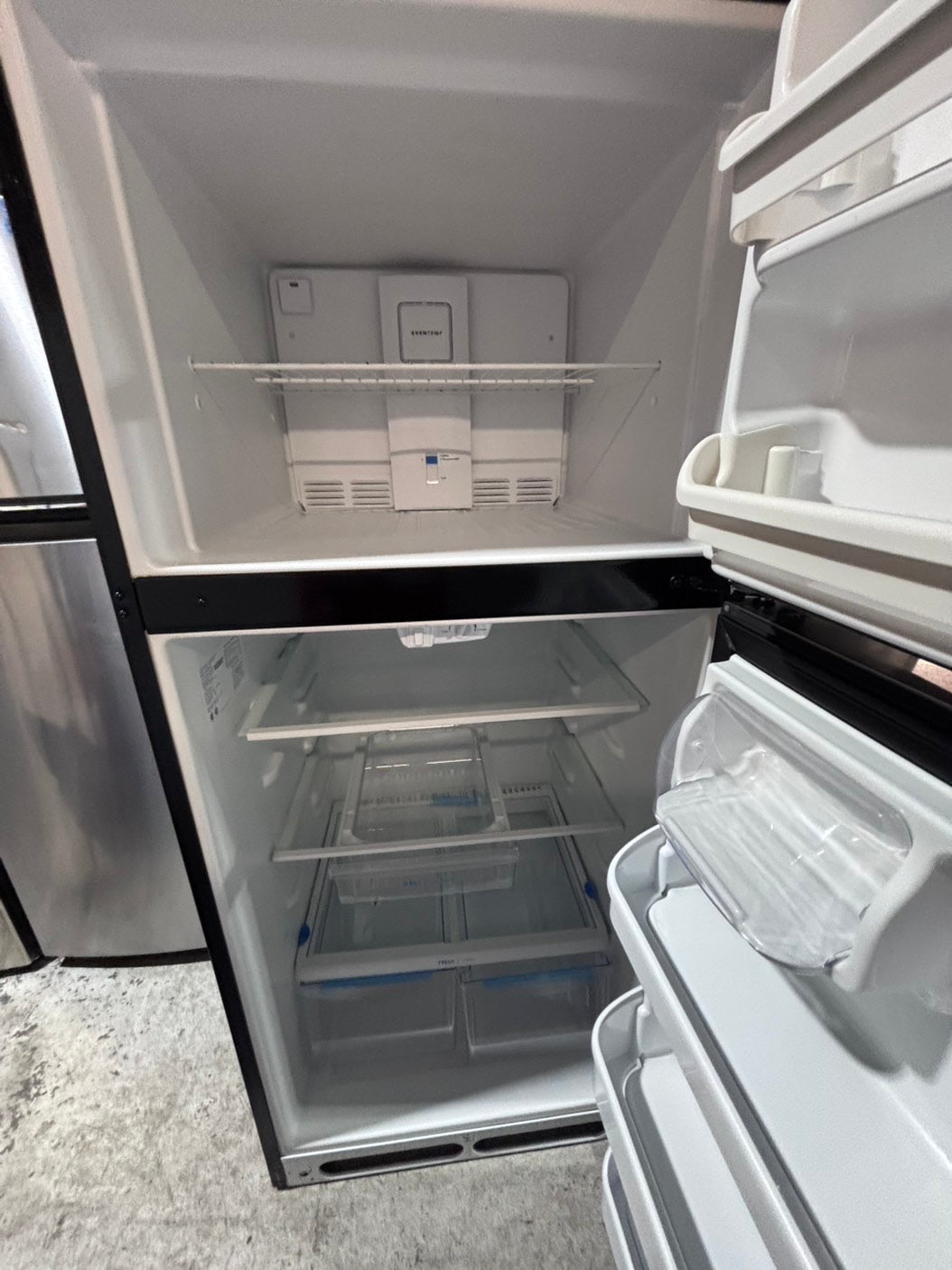 >>Frigidaire 21cu.ft -top freezer refrigerator stainless steel -used refurbished 30” #RFP16B