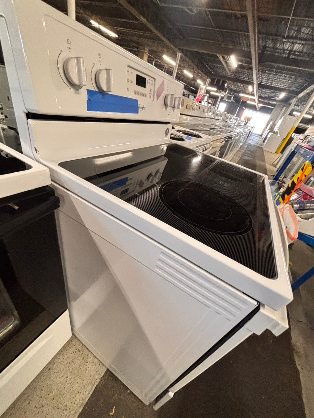 <whirlpool Glass Top electric stove white bake broil 4 burner Self clean 30” white Refurbished #WWE76B