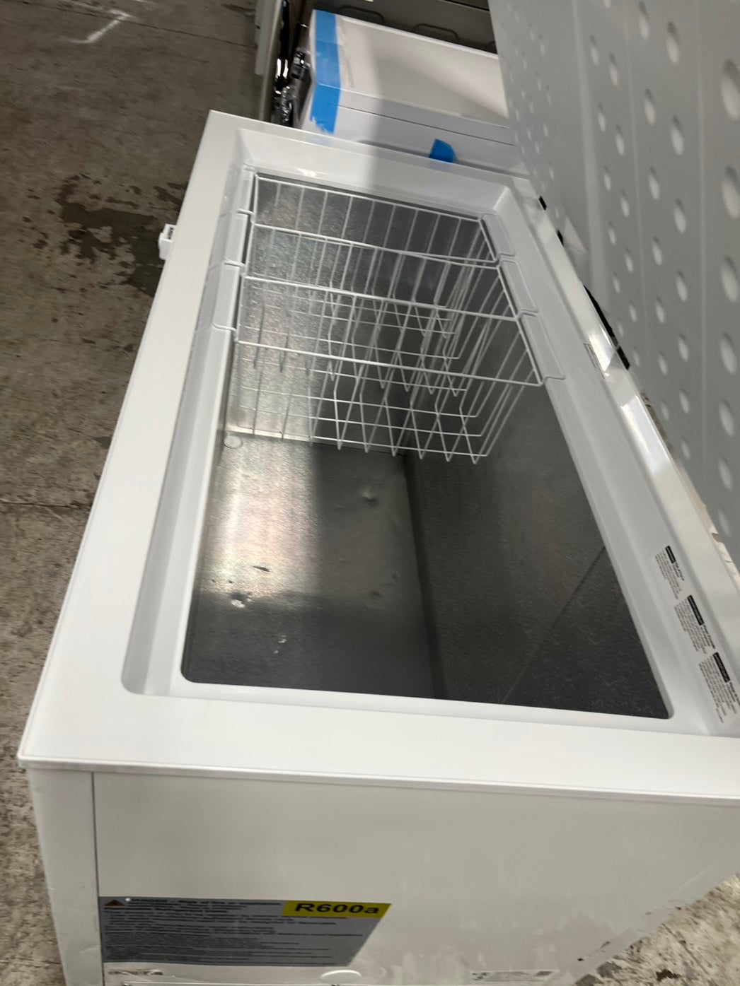 🎁🎄Holiday Sale‼️ GE® ENERGY STAR® 10.6 Cu. Ft. Manual Defrost Chest Freezer  white #CH108CVB