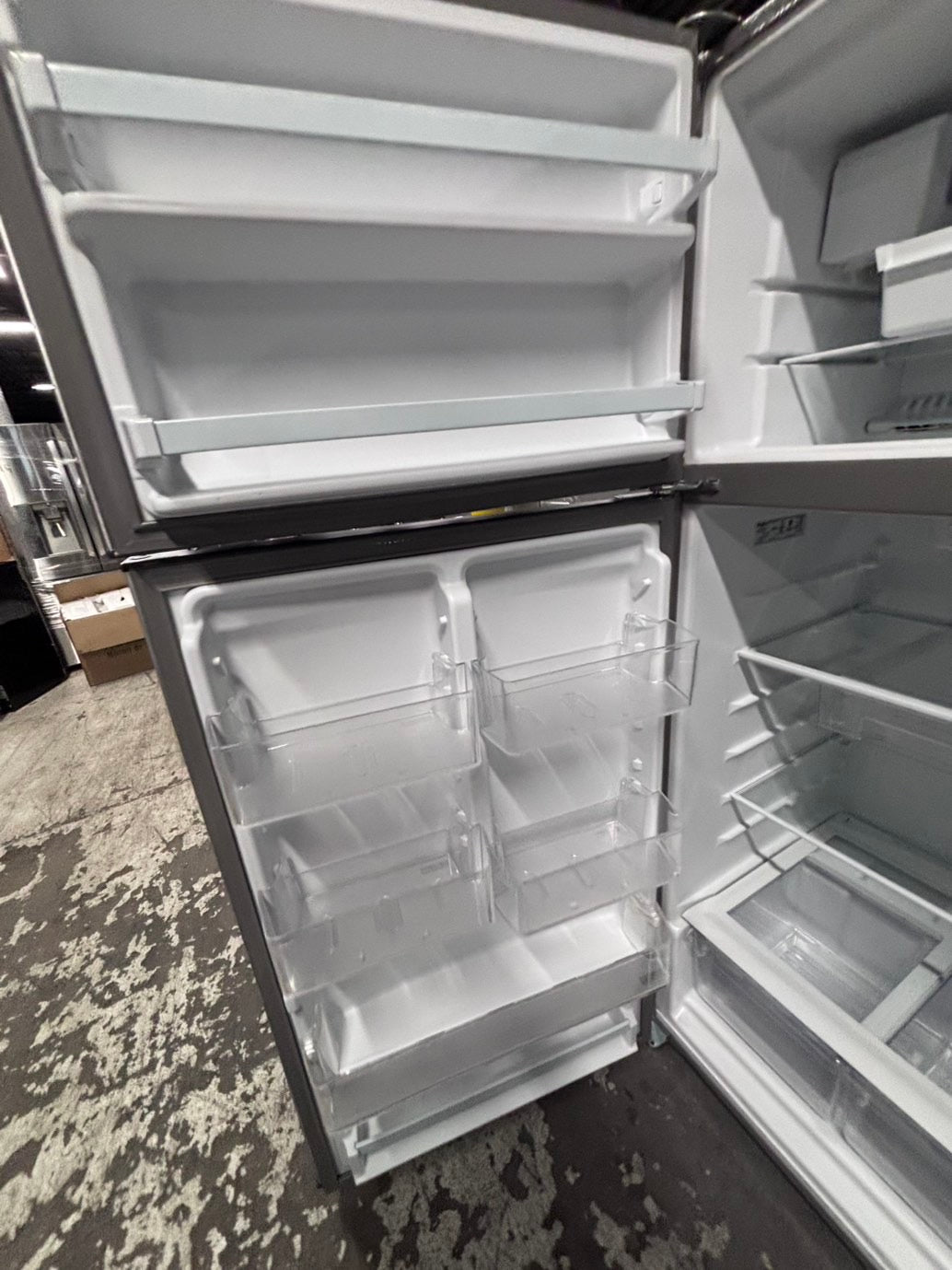 >*28” whirlpool top freezer fridge with ice 🧊 maker inside stainless steel  used-refurbished #FFQW3RB