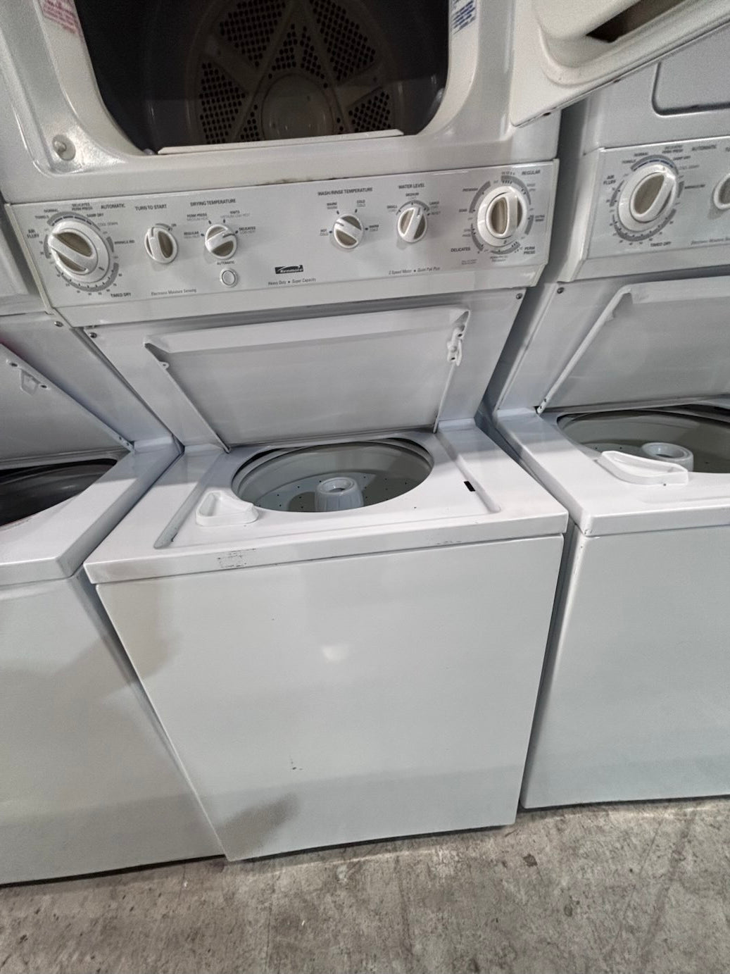 }special 🎈🎈Kenmore used-  refurbished stacked laundry center Electric 220v washer & dryer unit in white 27" #LC27A15B