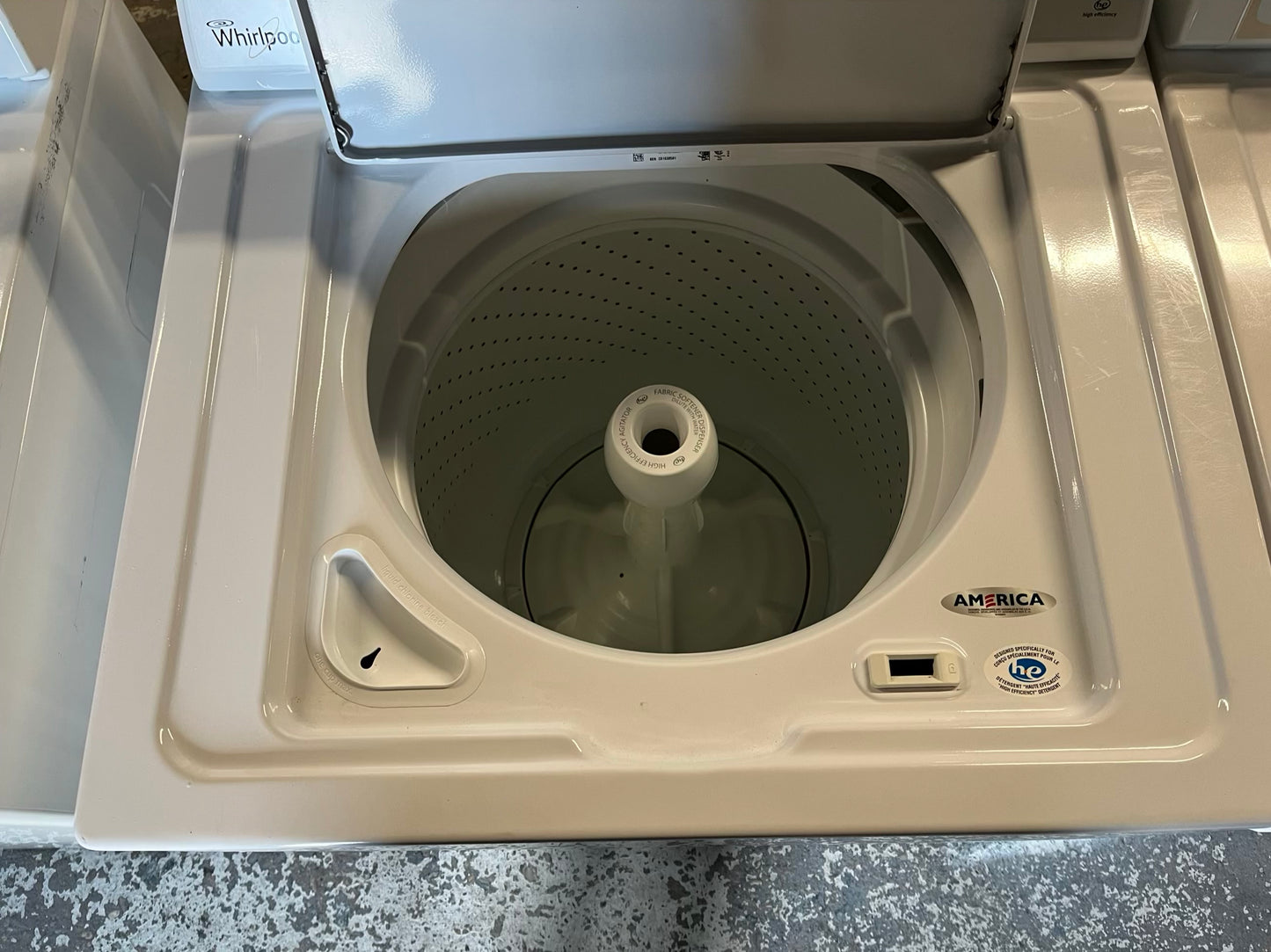 - Whirlpool 27 Top load washer white with/ agitator #W143MB