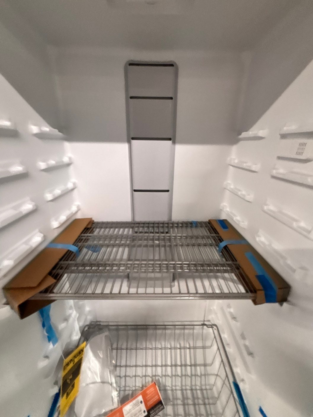 Open box 📦 20 cu. ft. Freezer in White with Temperature Alarm and Auto-Close Door, ENERGY STAR #FZG22BB
