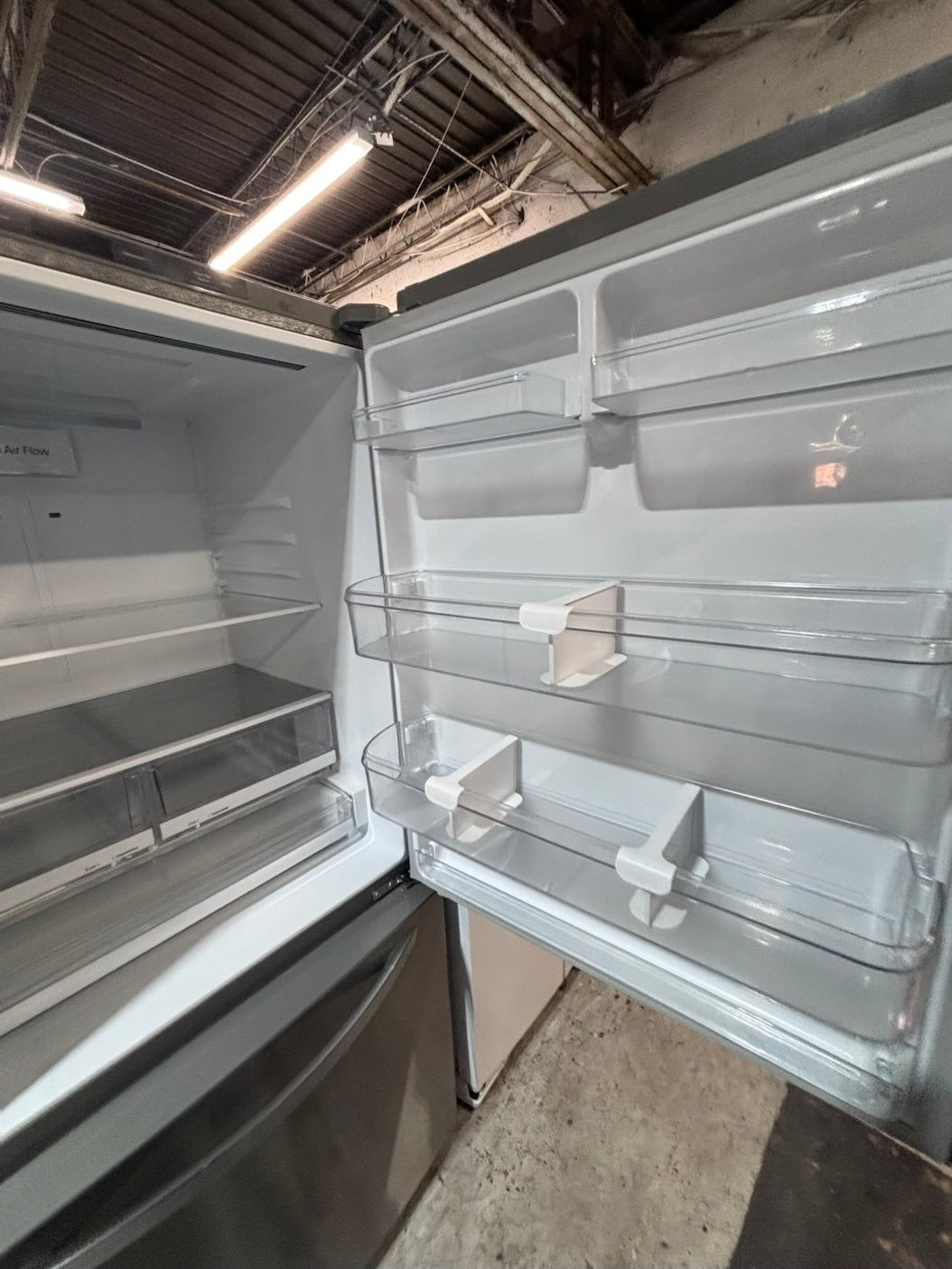 } LG 33” x68 1/2 height x 30”depth bottom freezer fridge   ,stainless steel. used-like new , refurbished #BFLG151B