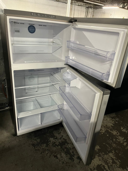 =Samsung 33”top freezer refrigerator  Stainless steel-used -refurbished 33" item number #RFSMA14B